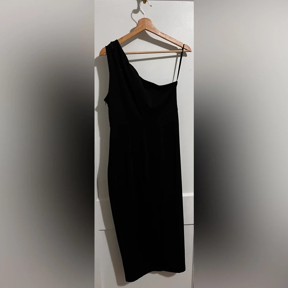 One Shoulder Bodycon Midi Dress - Picture 2 of 3